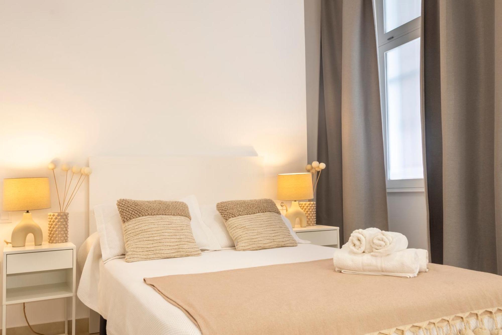 Apartamentos La Tahona カディス エクステリア 写真